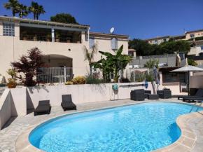 Belle maison moderne avec piscine commune L'Adrech, St Jean de l'Esterel